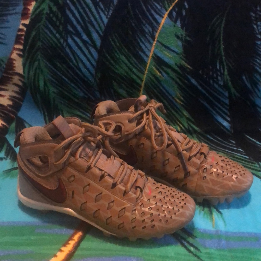 Boys Nike size 2 Huarache Lacrosse Football Cleats